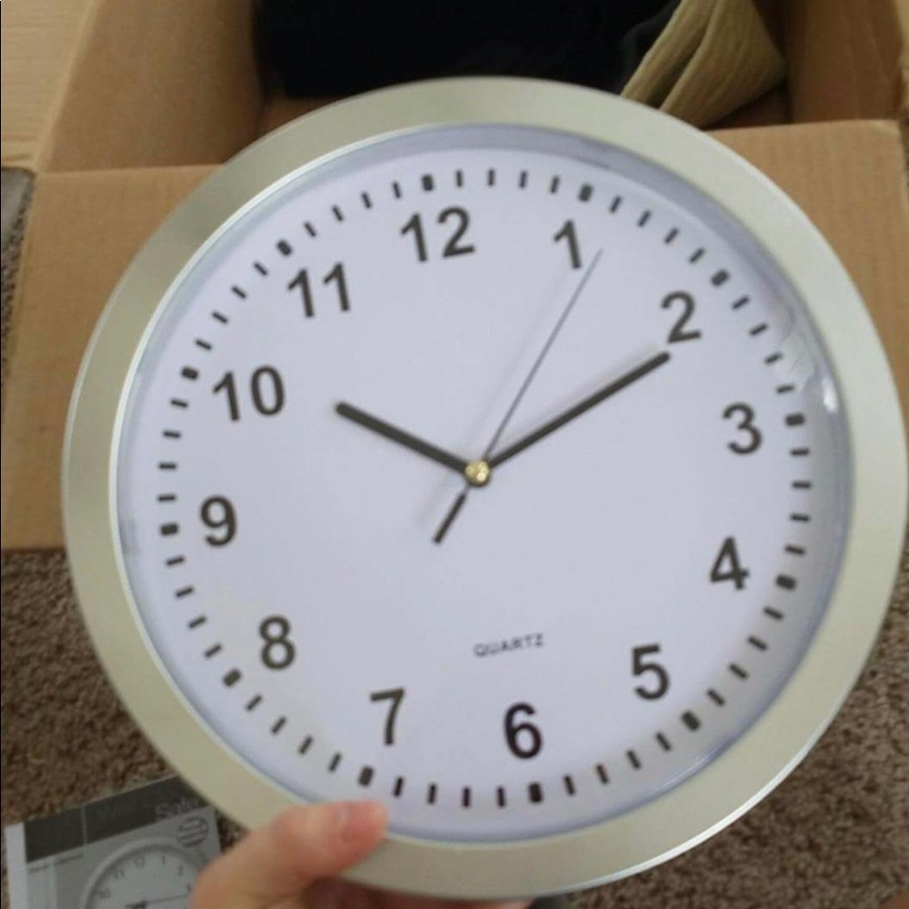 NWT Wall Clock with Hidden Safe, 10" NEW NEVER USED, UNIQUE